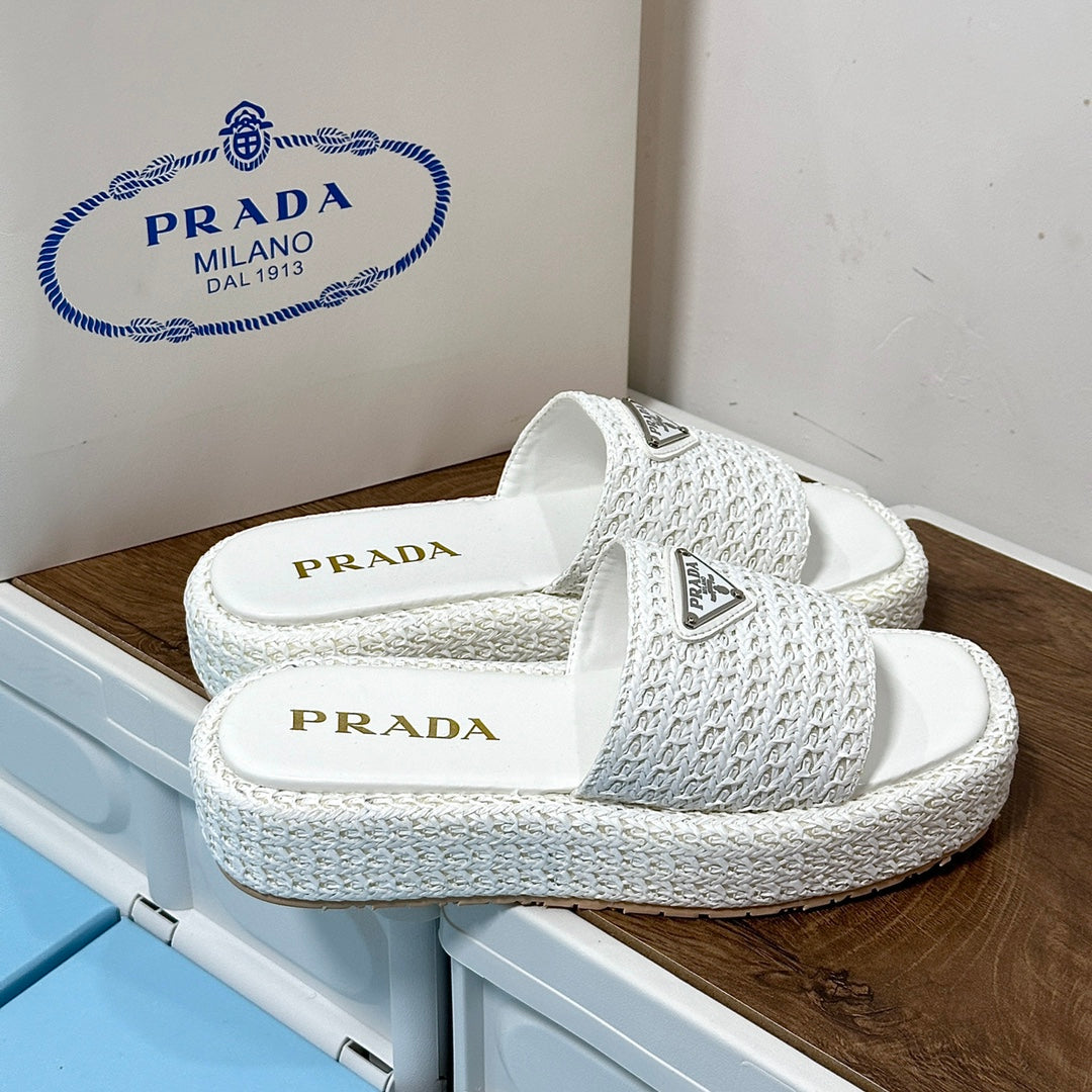 14PD23ZDE Stylish slippers