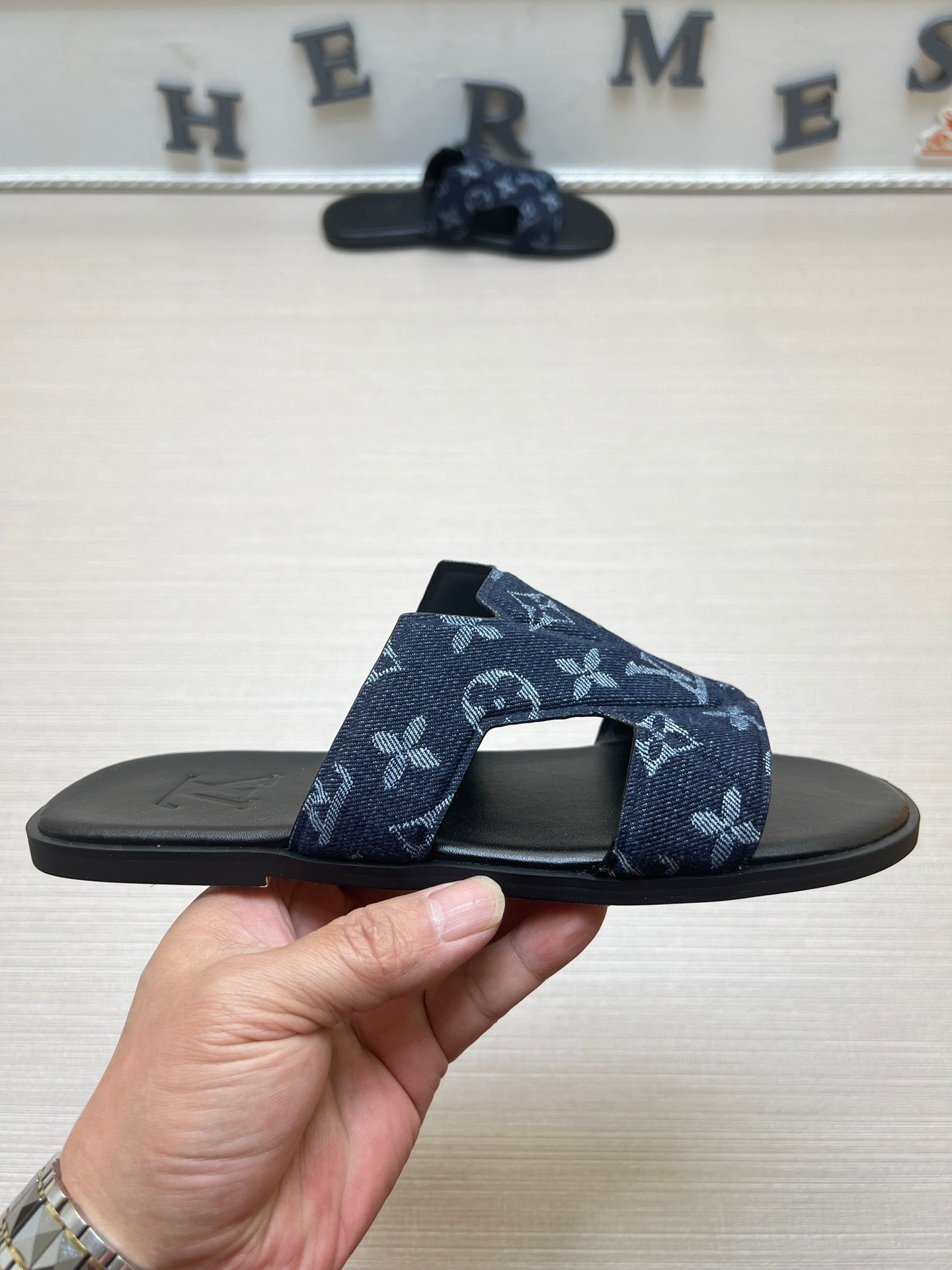 54E32ZDE Stylish slippers