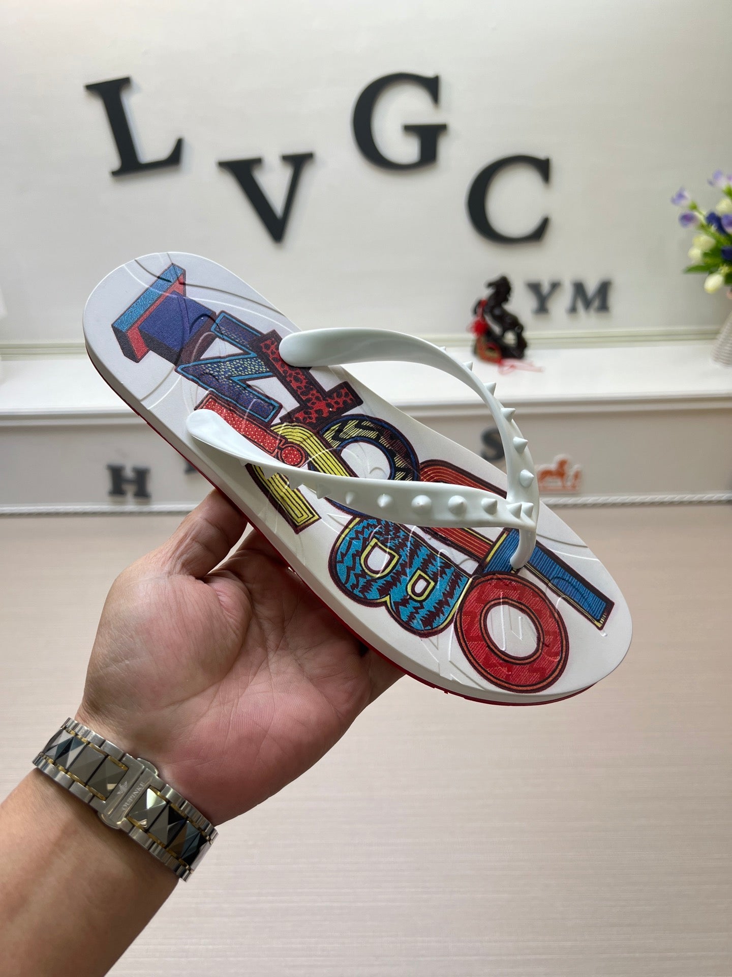 54A107ZDE Stylish slippers