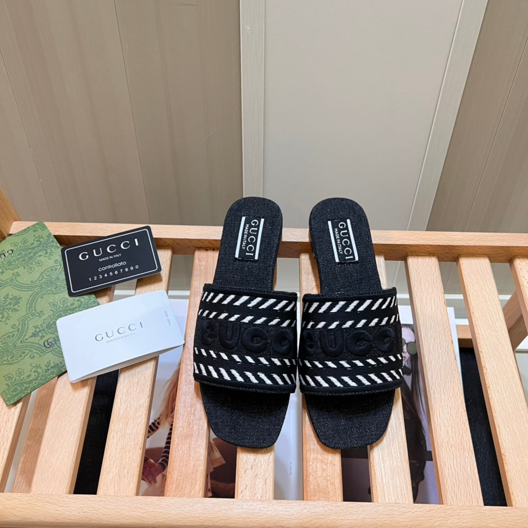 14B6ZDE Stylish Slippers