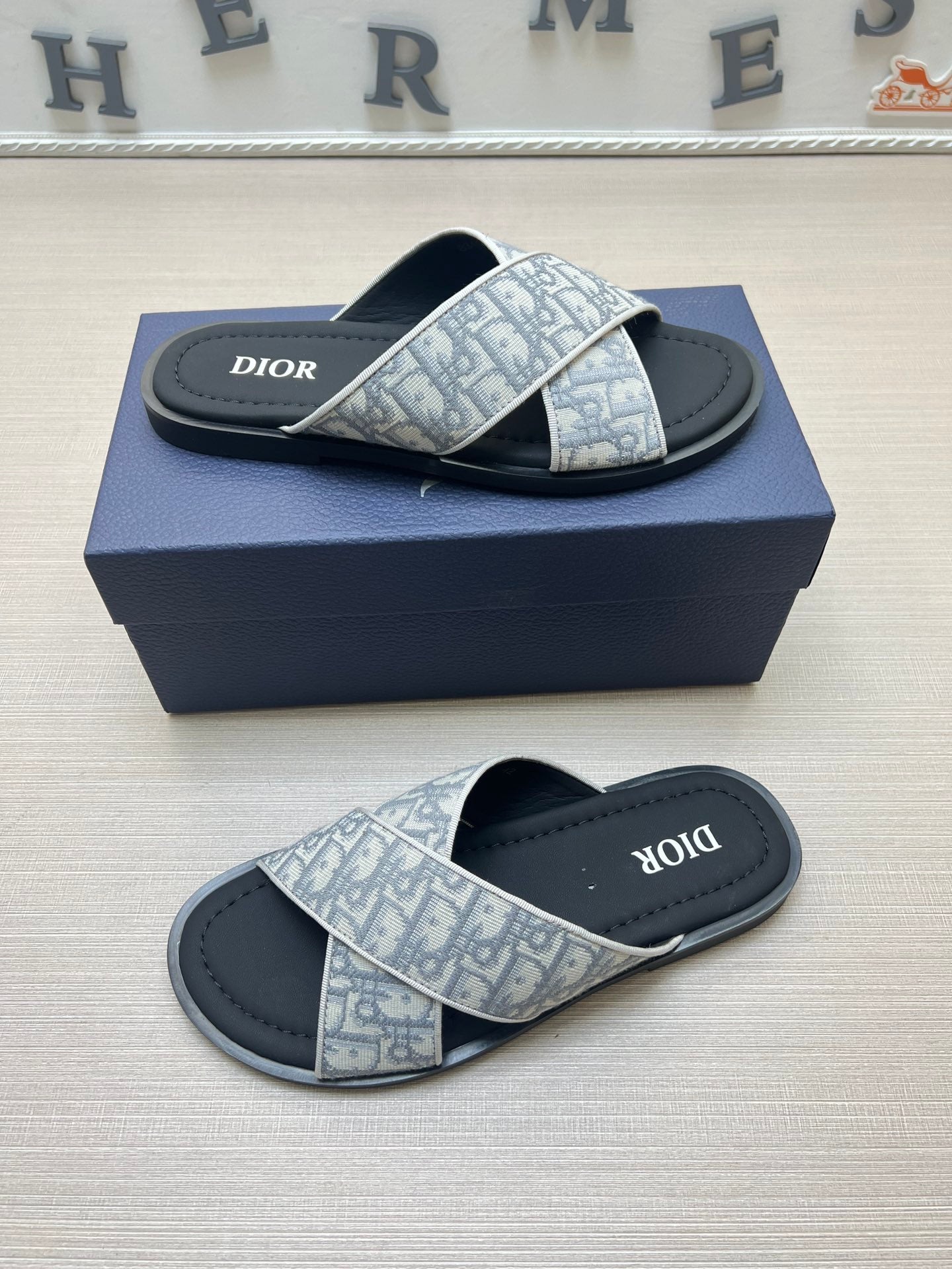 54D79ZDE Stylish slippers