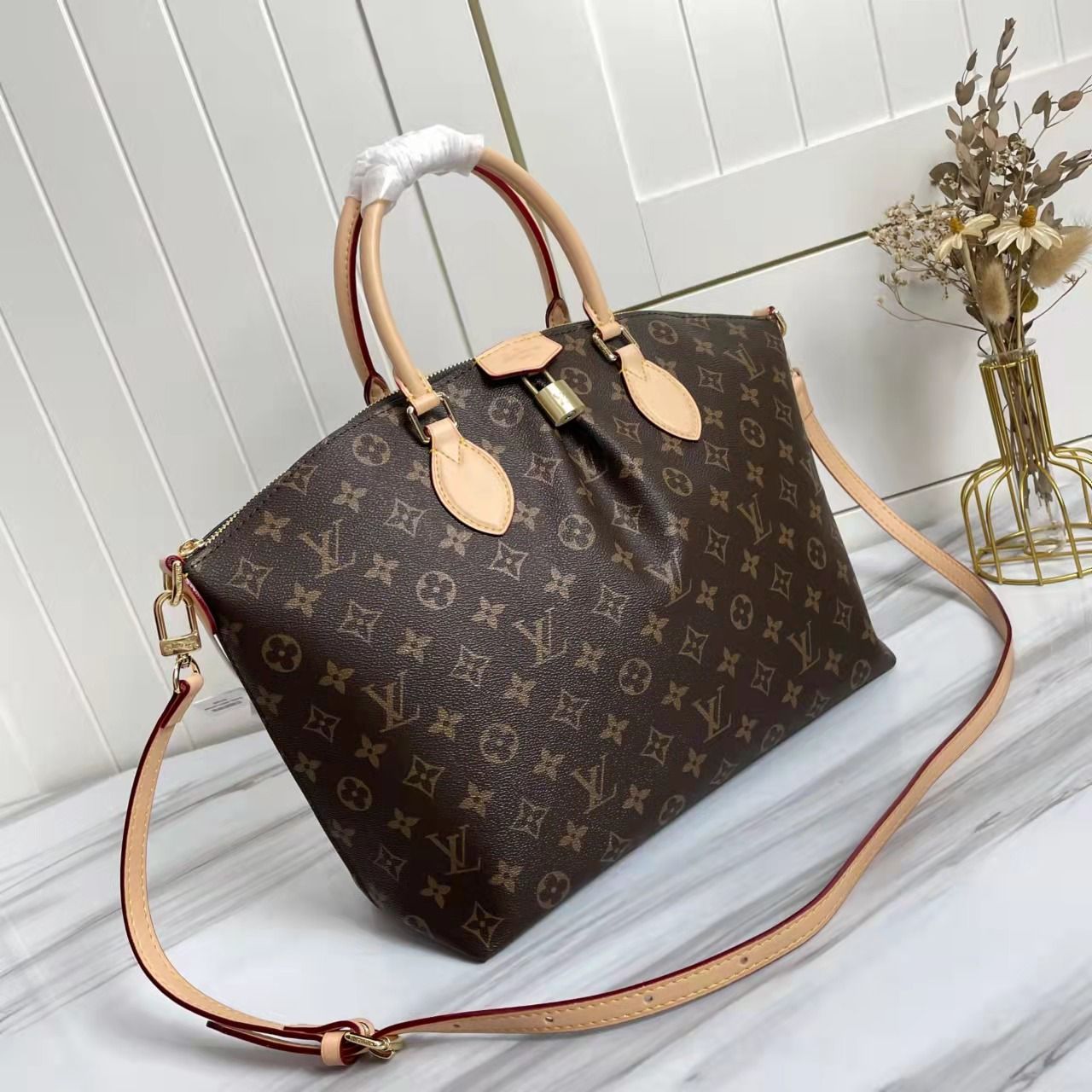 2EE1BDE Stylish leather bag