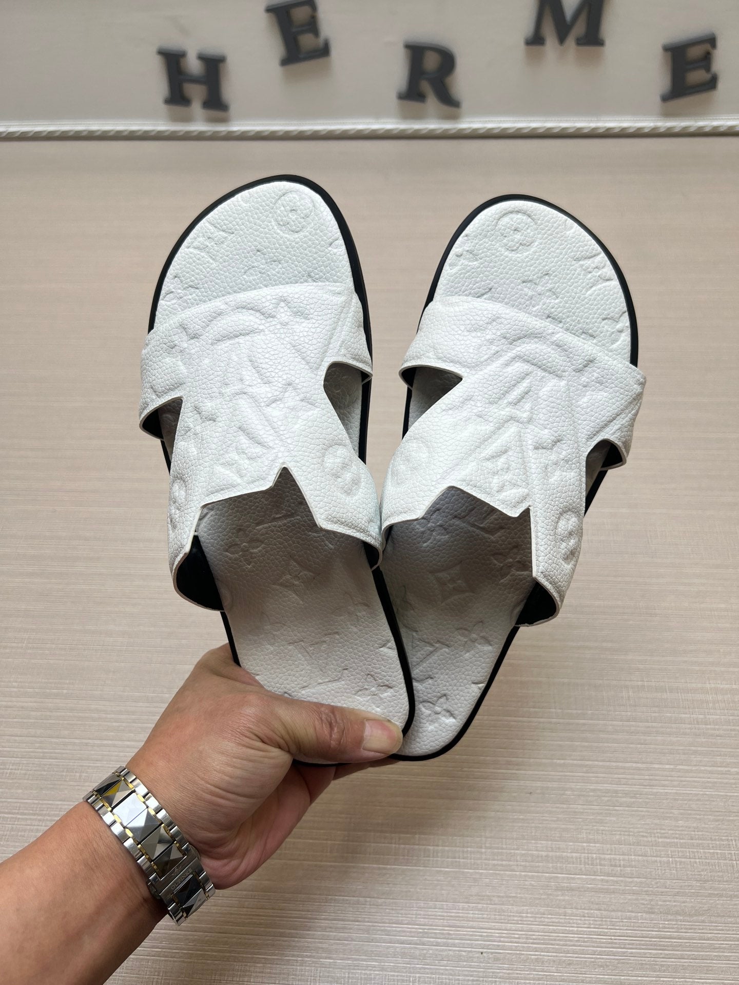 54E34ZDE Stylish slippers