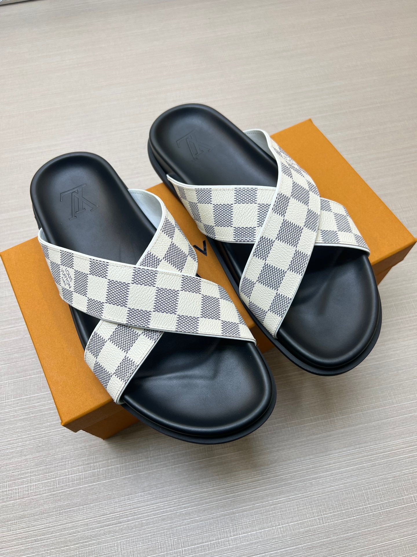 54E61ZDE Stylish slippers