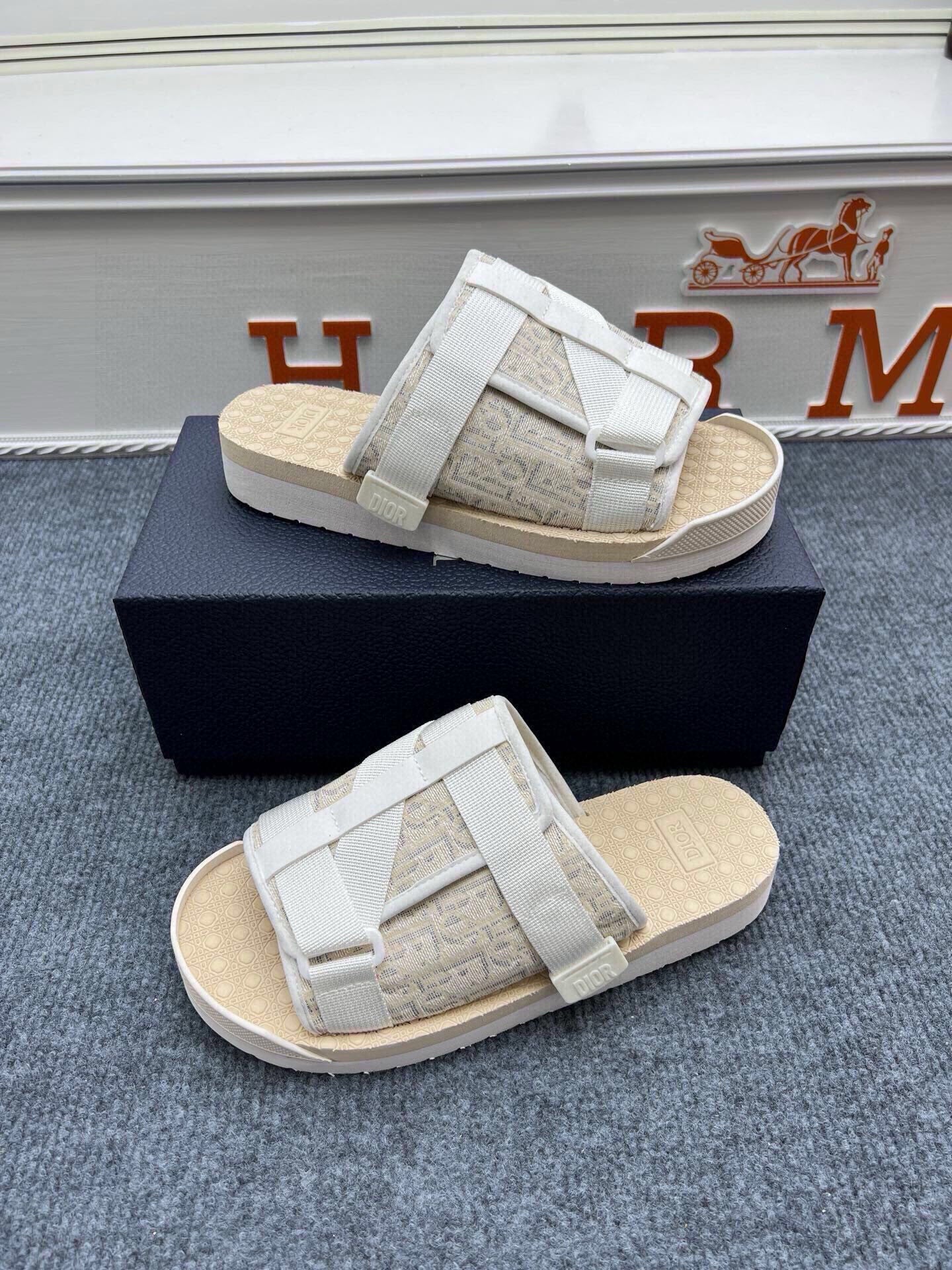 535ZD305ZDE Stylish Slippers
