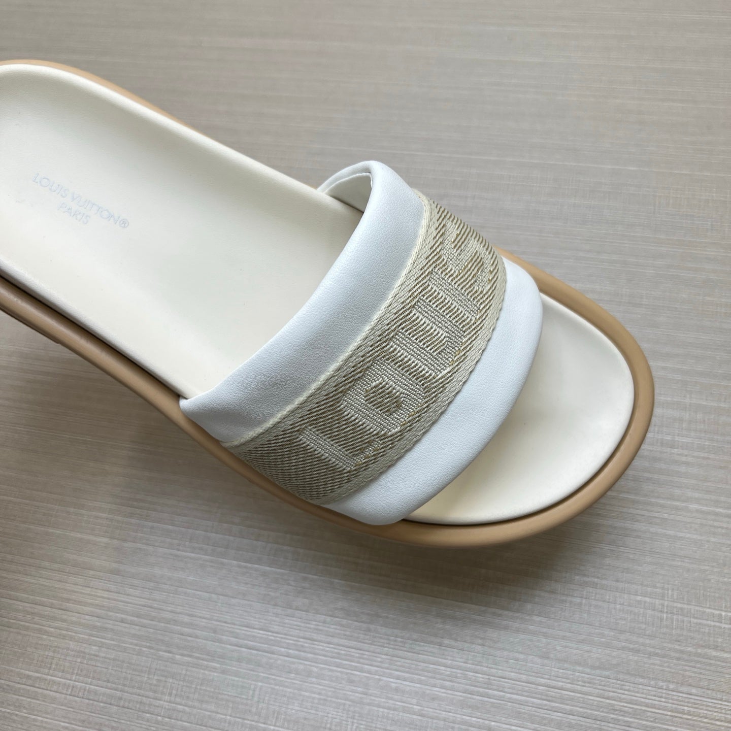 535ZE298ZDE Stylish Slippers