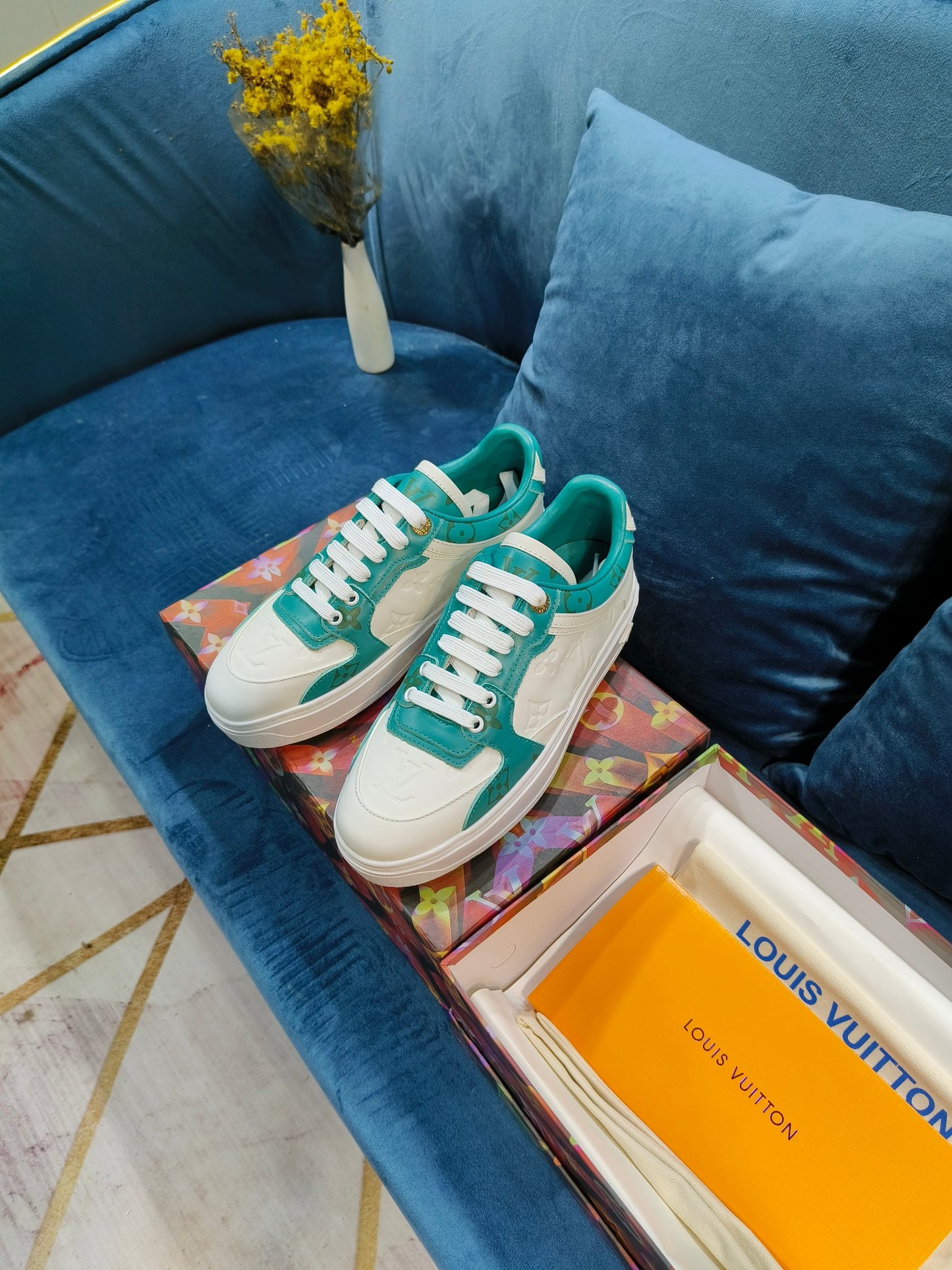 2YE45ZDE Stylish Sneakers