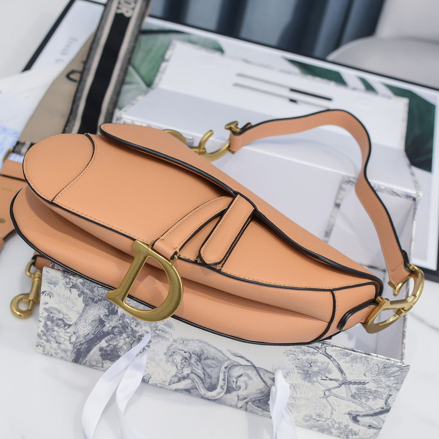 5E15BDE Stylish leather bag