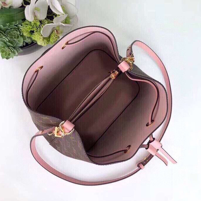 3E81BDE Stylish leather bag