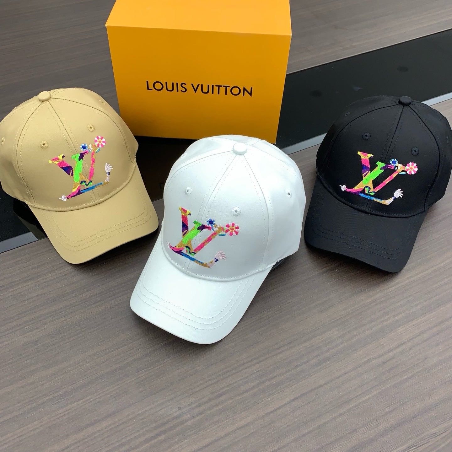125ZE517MDE Stylish hats