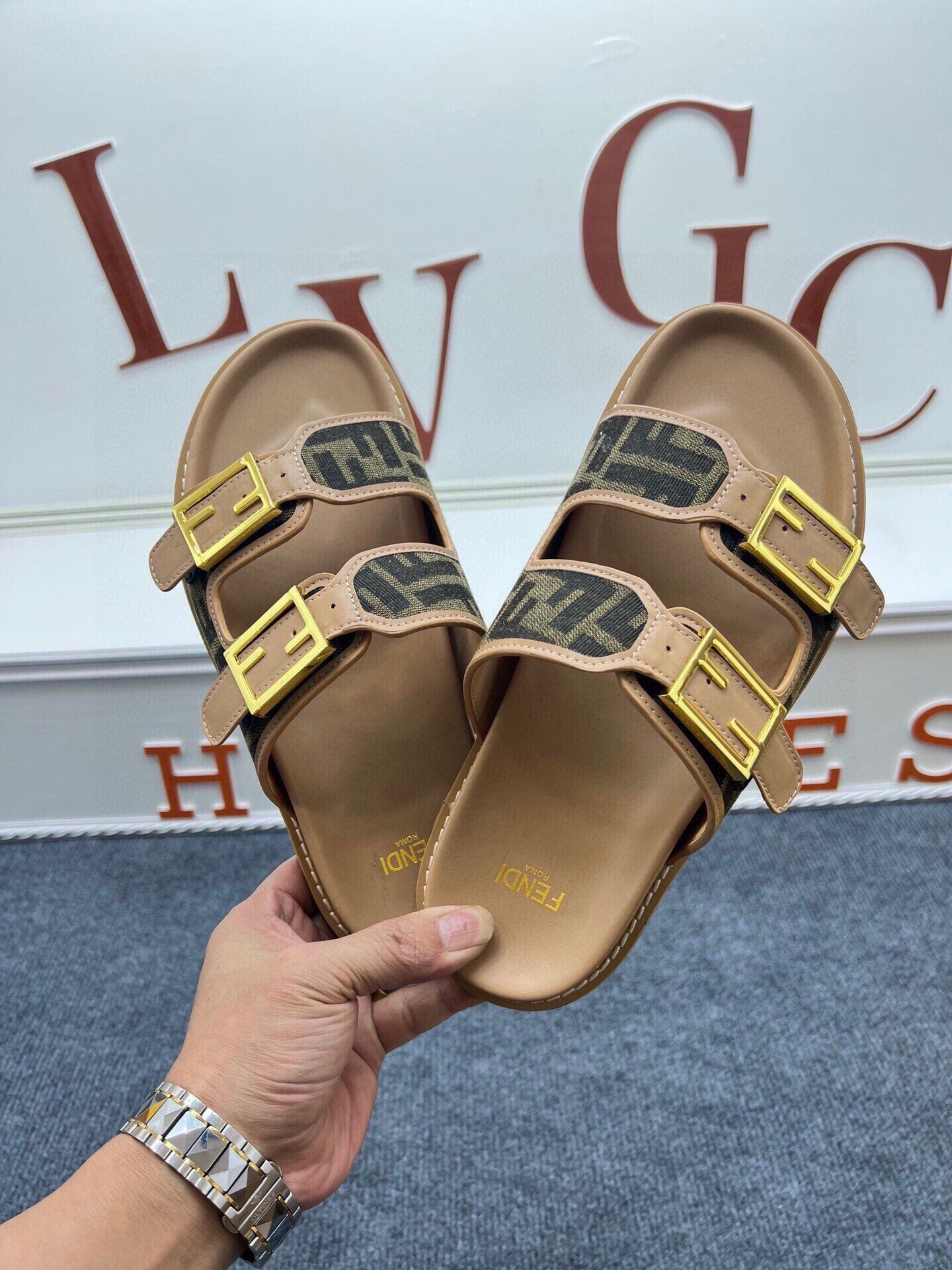 54F38ZDE Stylish slippers