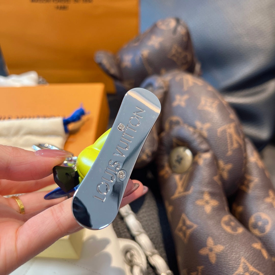 14E69ADE Stylish key closure