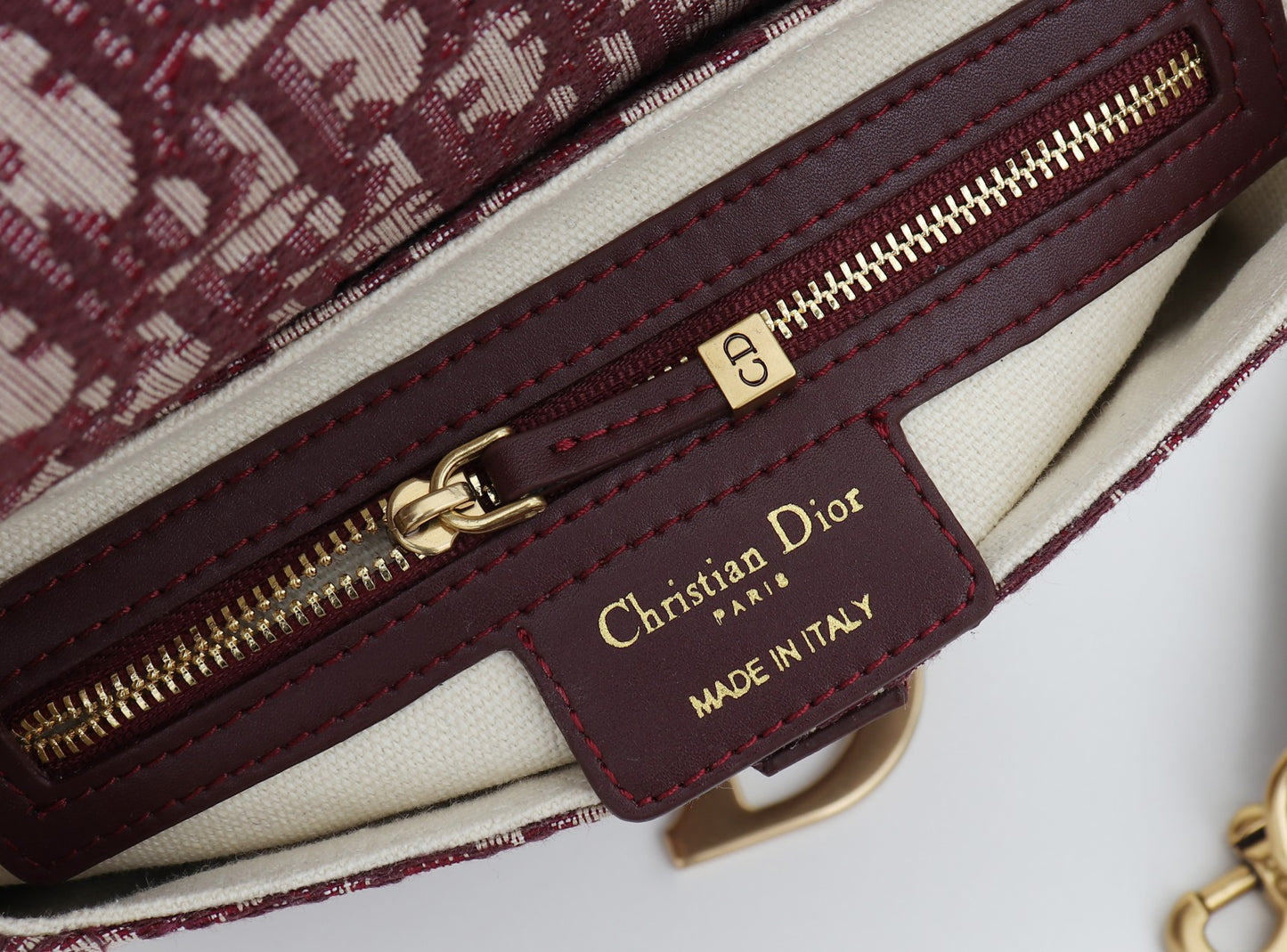 5D12BDE Stylish leather bag