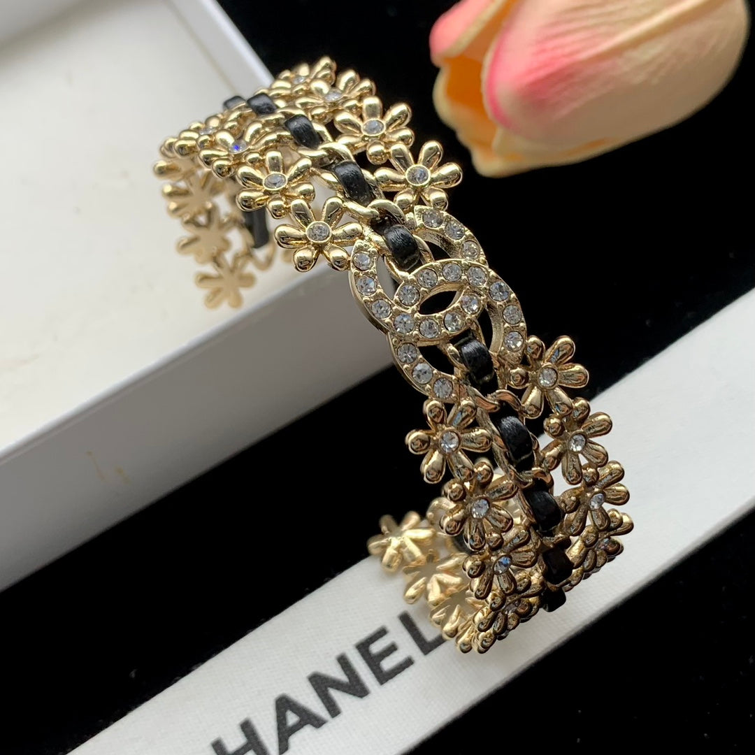 1YC120KDE Stylish Bracelets