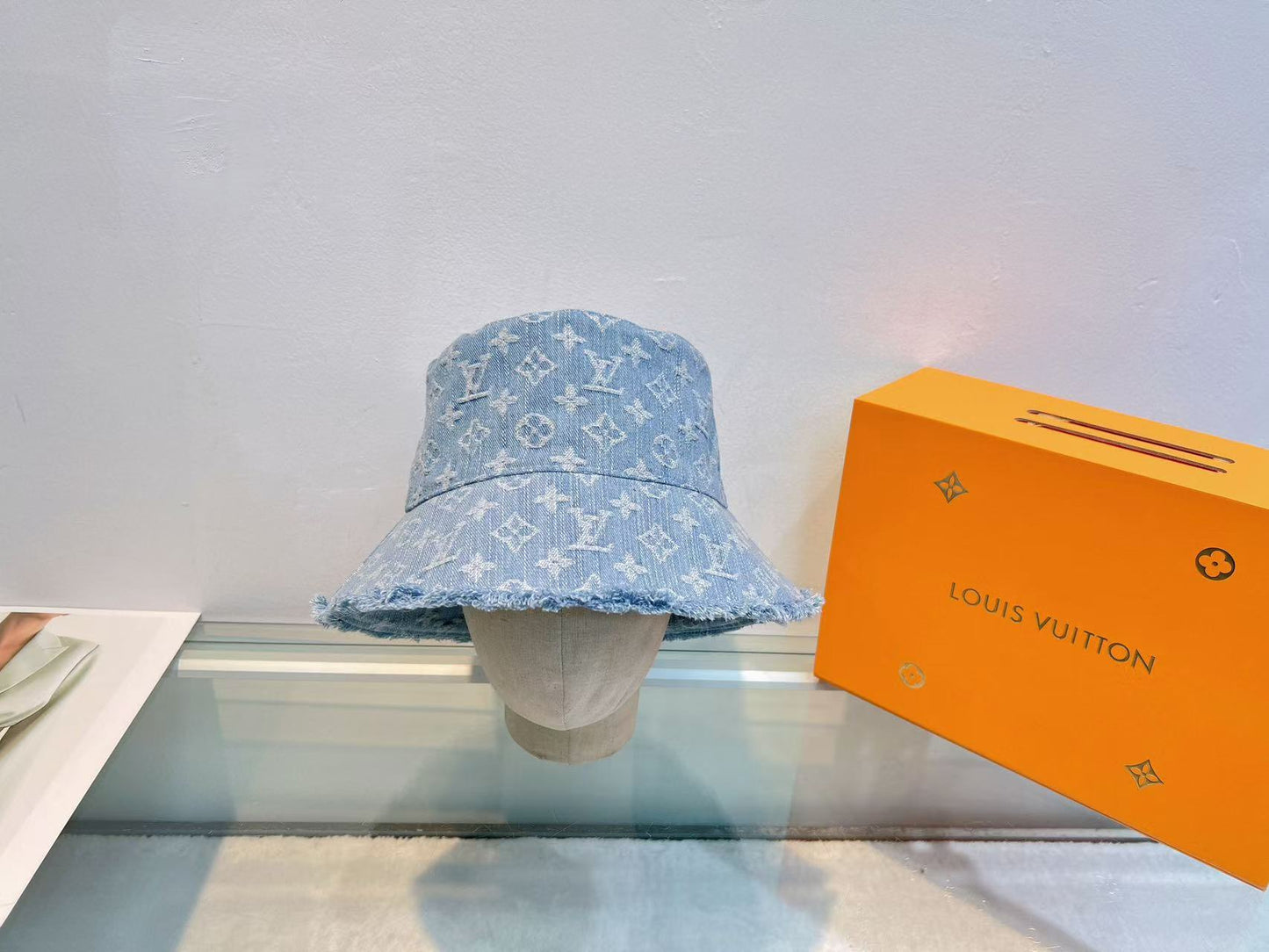 125ZE510MDE Stylish hats