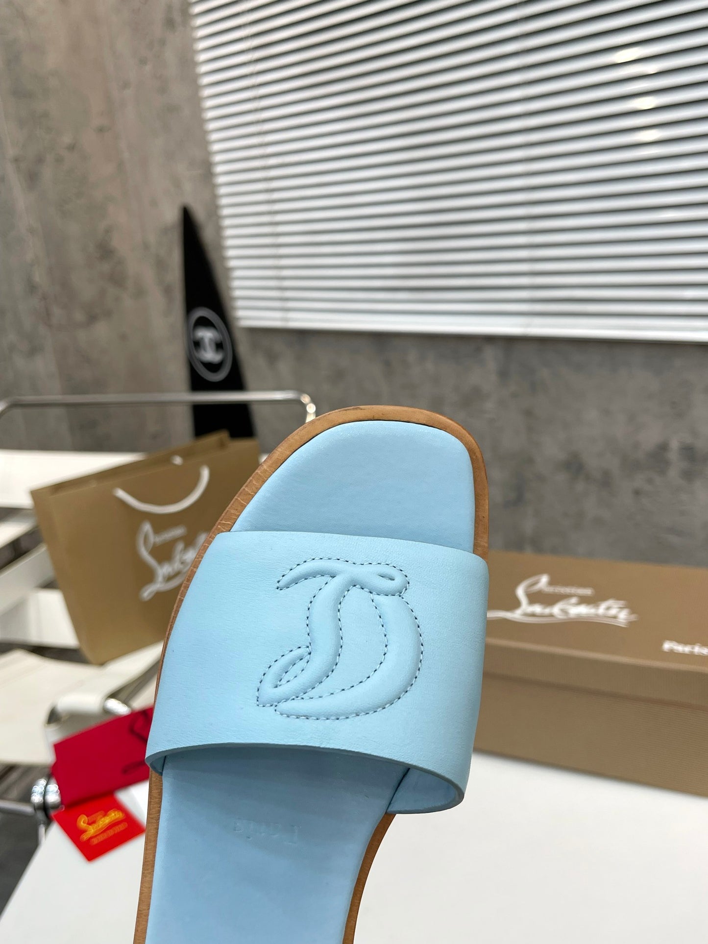 JXA29ZDE Stylish leather Slippers