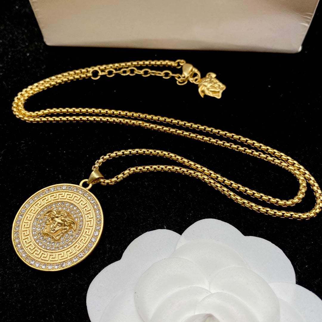 175RV99XDE Stylish Necklace