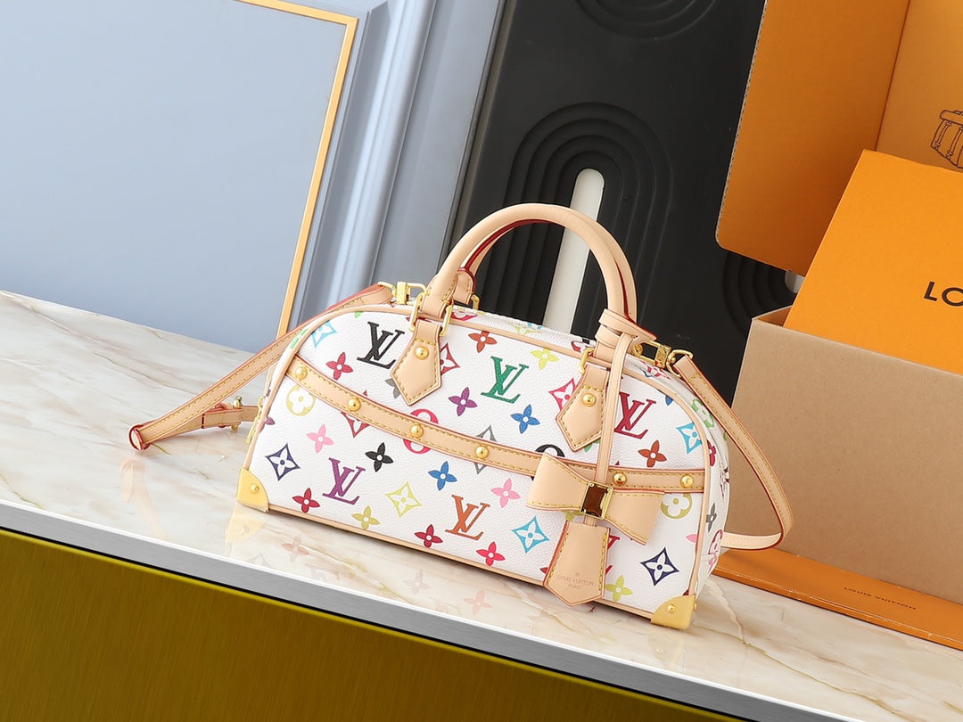 165NE101BDE Stylish leather bag