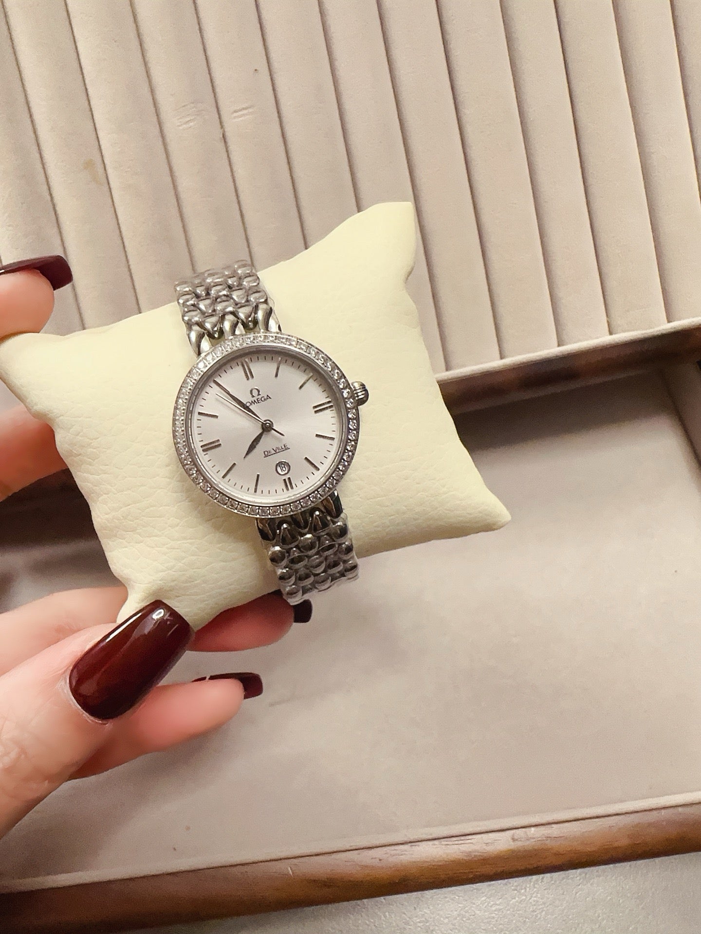 255RA35LDE Stylish Watches