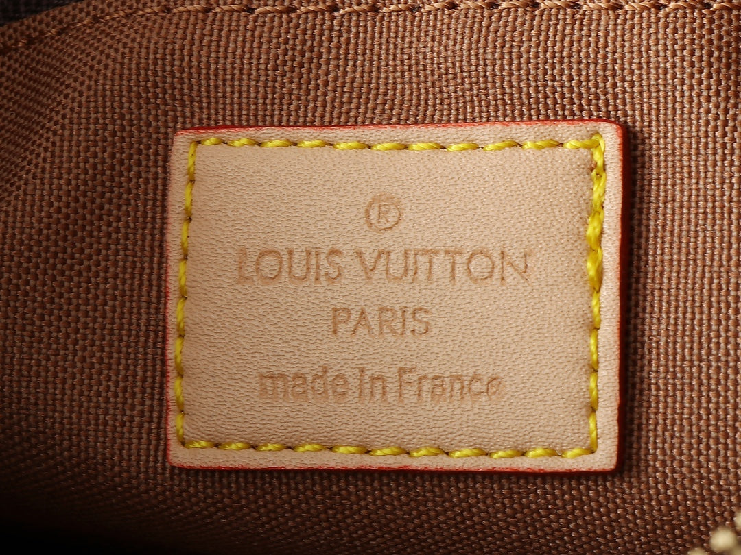 175NE26BDE Stylish leather bags