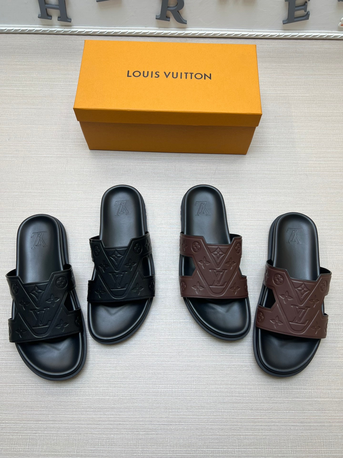 54E66ZDE Stylish slippers