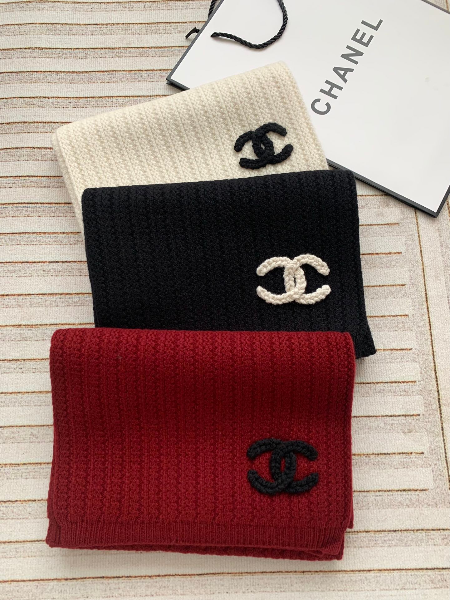 185ZC81WDE Stylish Winter Scarves