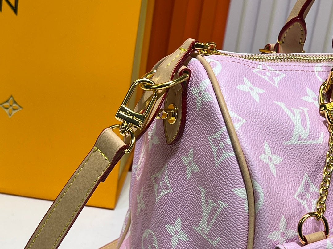 155XE16BDE Stylish leather bag
