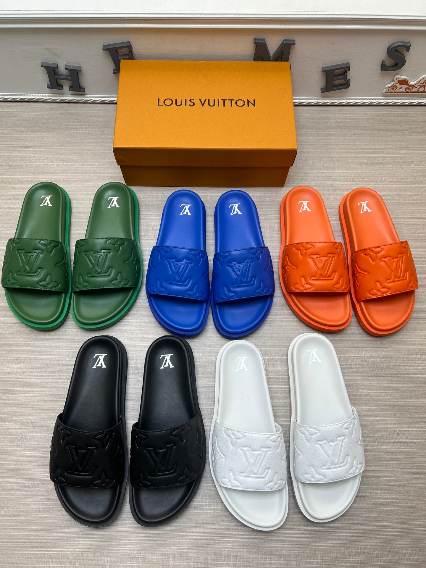 54E3ZDE Stylish slippers