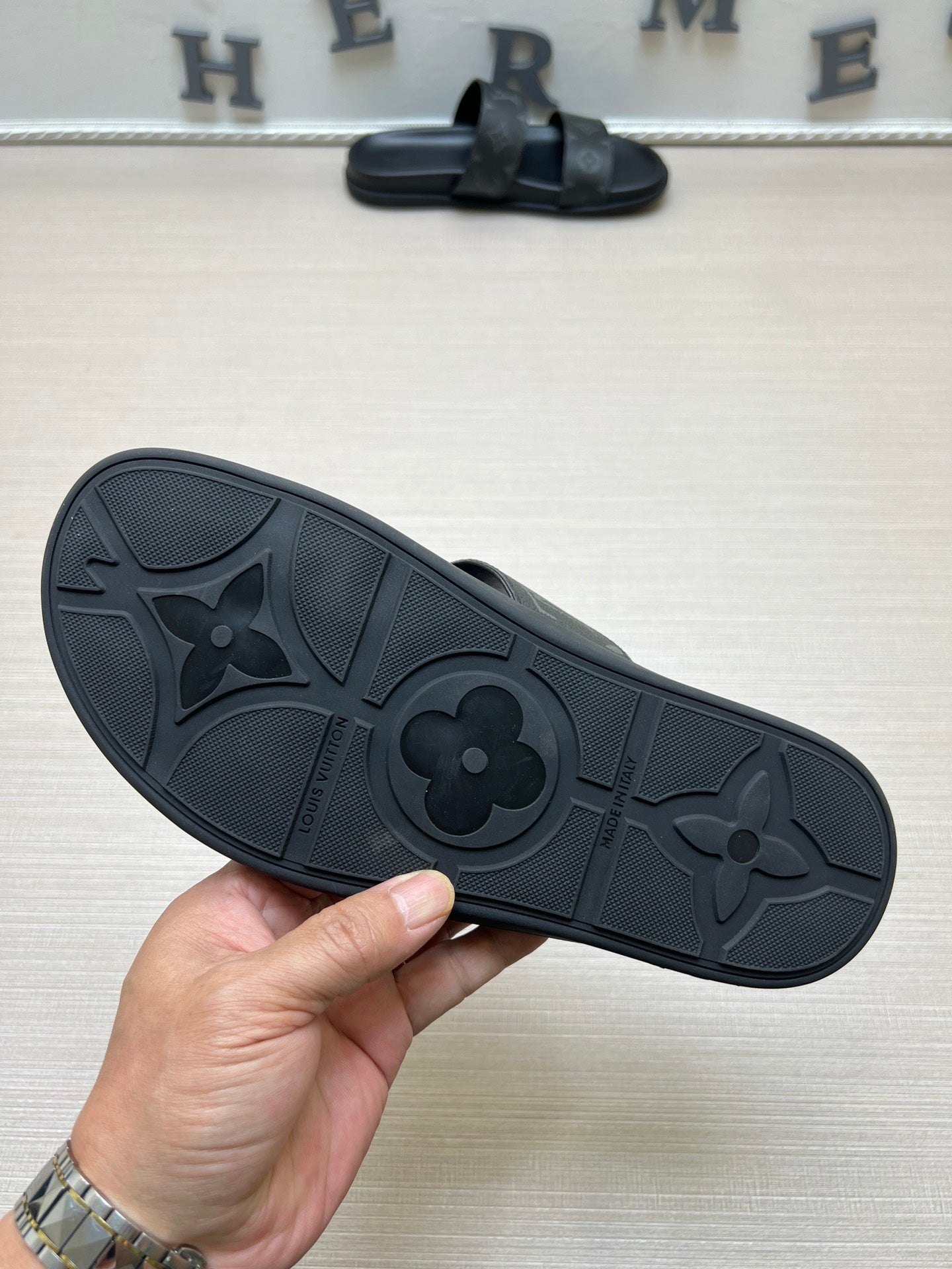 54E56ZDE Stylish slippers