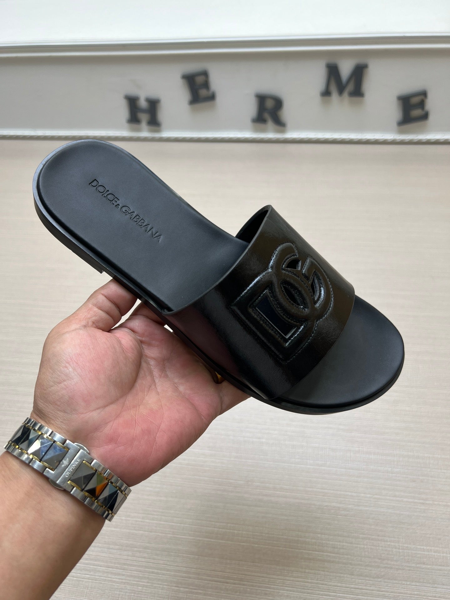 54A64ZDE Stylish slippers