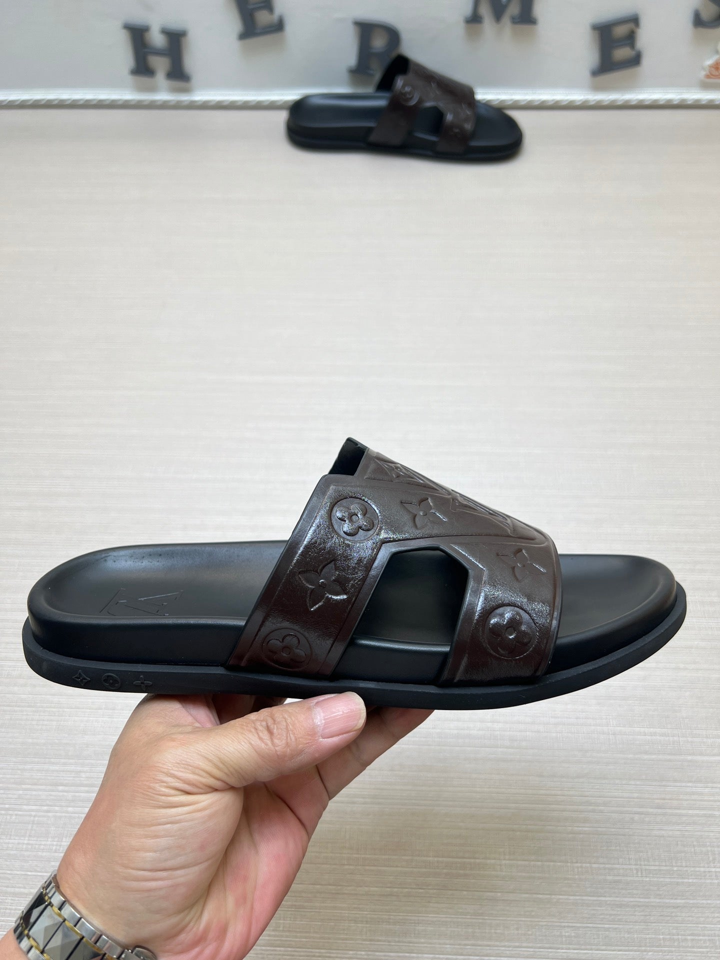 54E67ZDE Stylish slippers