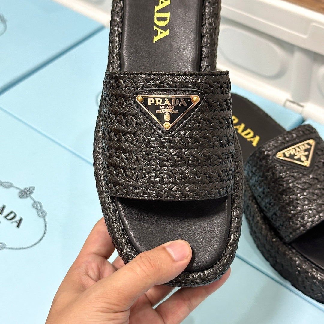 14PD23ZDE Stylish slippers