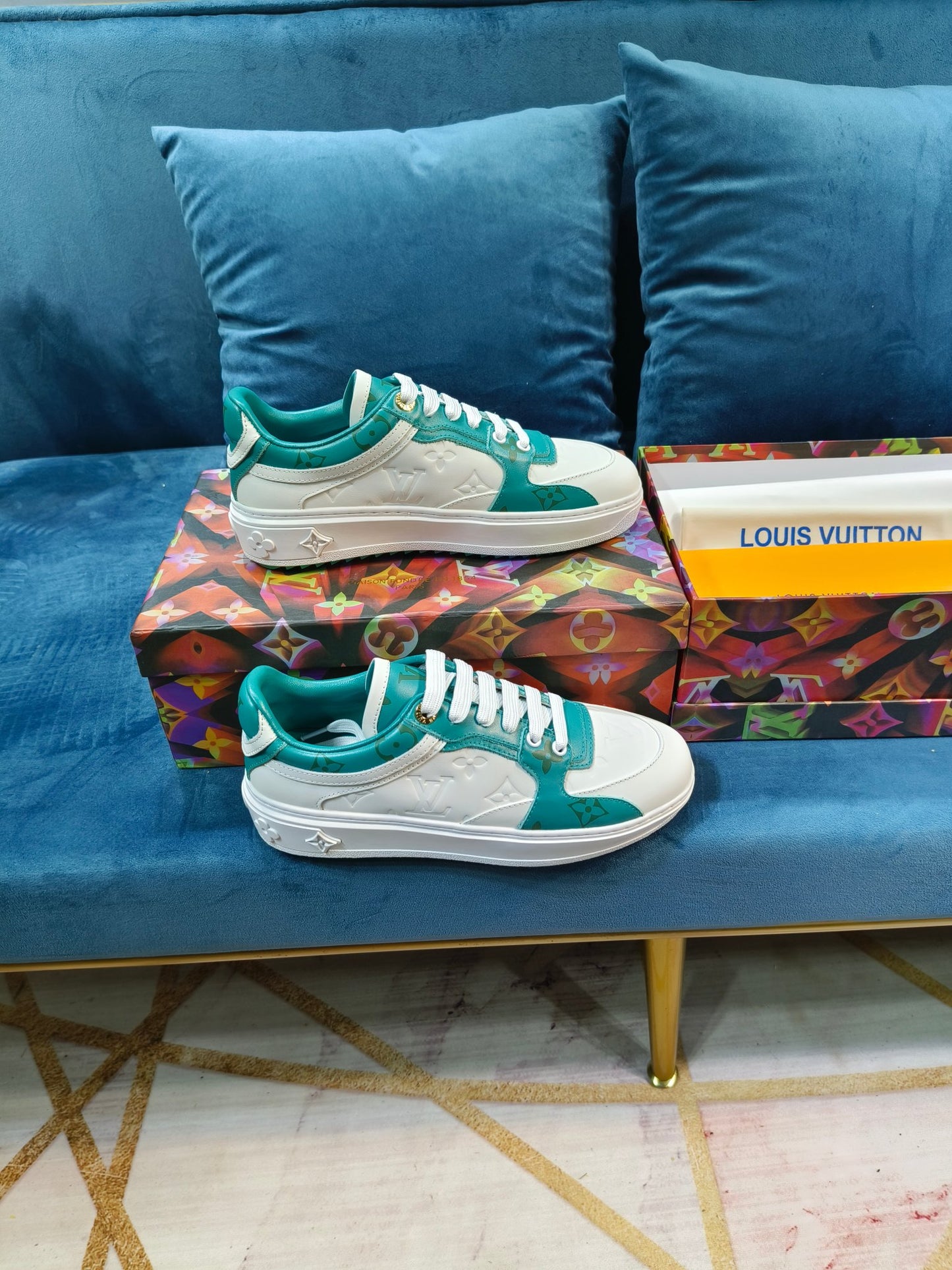 2YE45ZDE Stylish Sneakers
