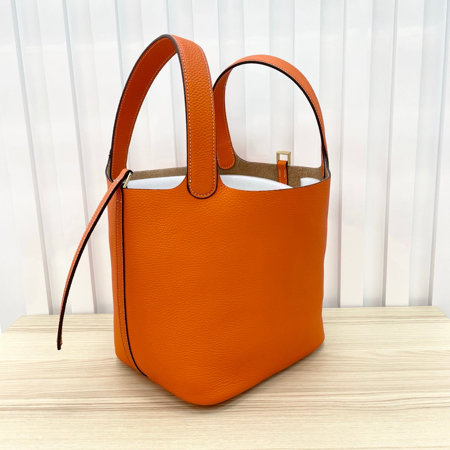 15RH5BDE Stylish leather bag