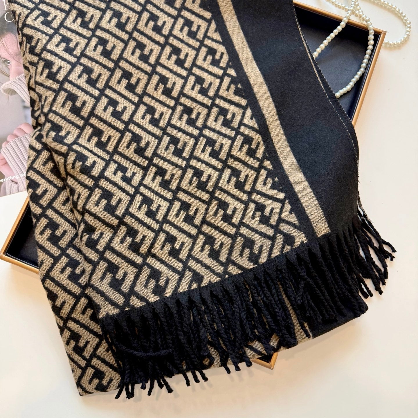 185ZF60WDE Stylish Winter Scarves