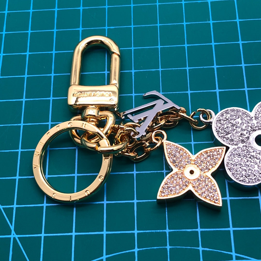 1E10ADE Stylish Keychains