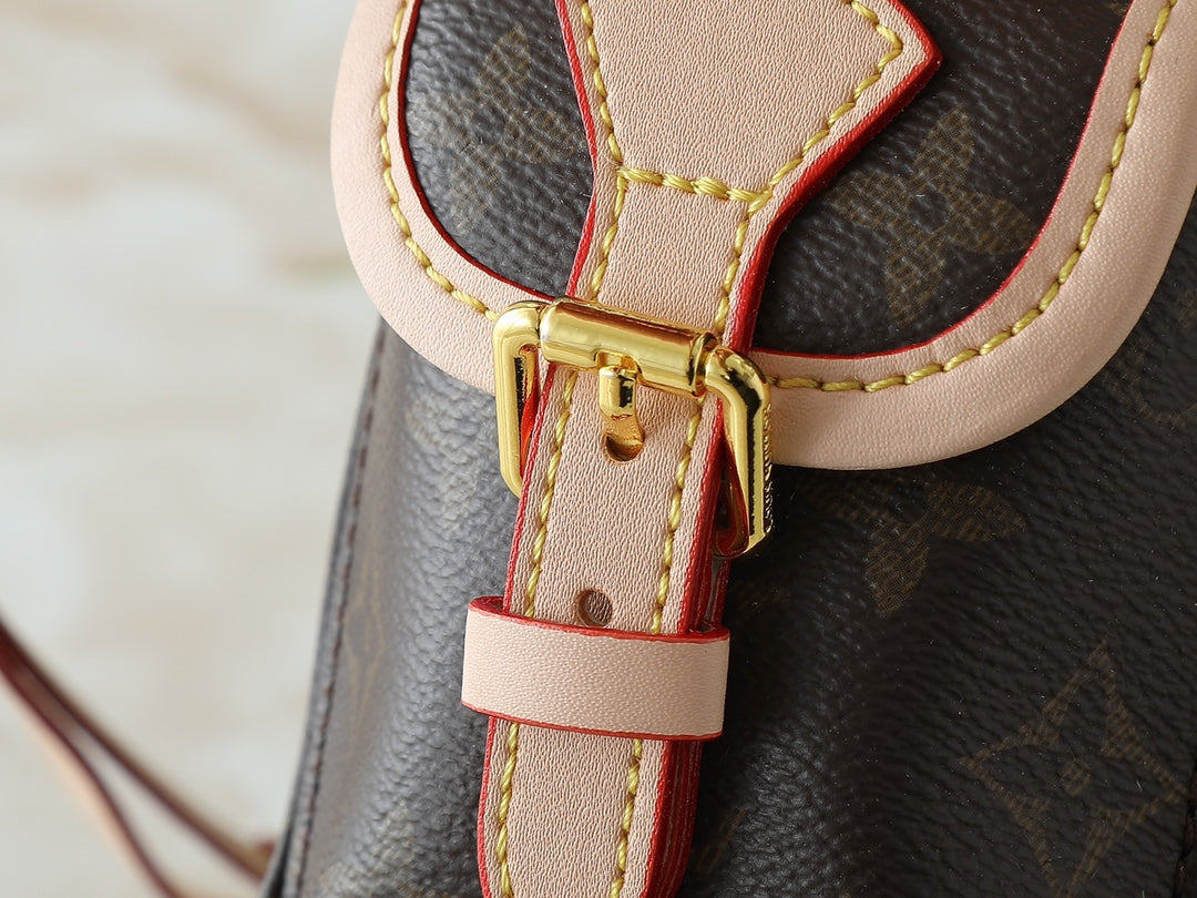 15RE18BDE Stylish leather bag