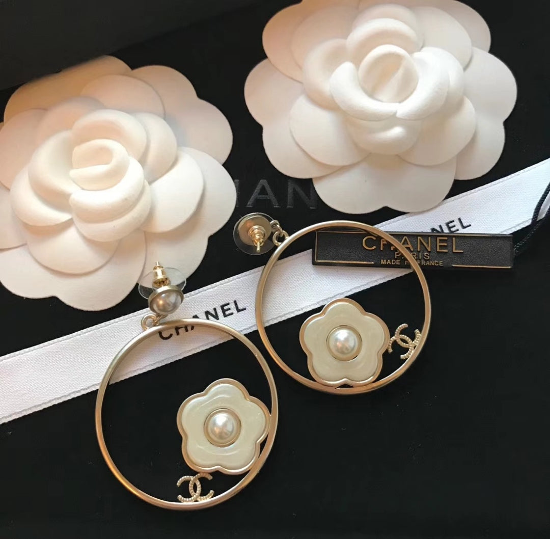 14C47EDE Stylish Earrings