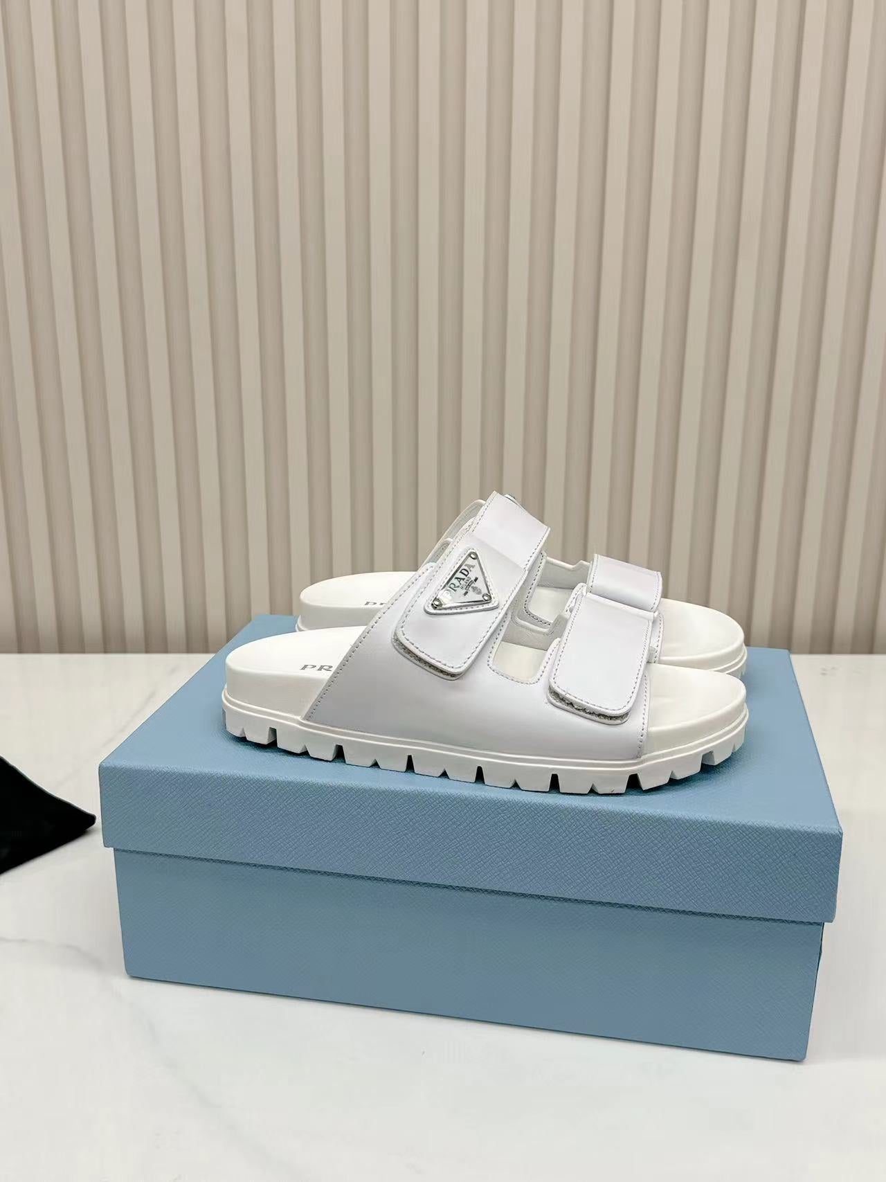 14PD26ZDE Stylish sandals