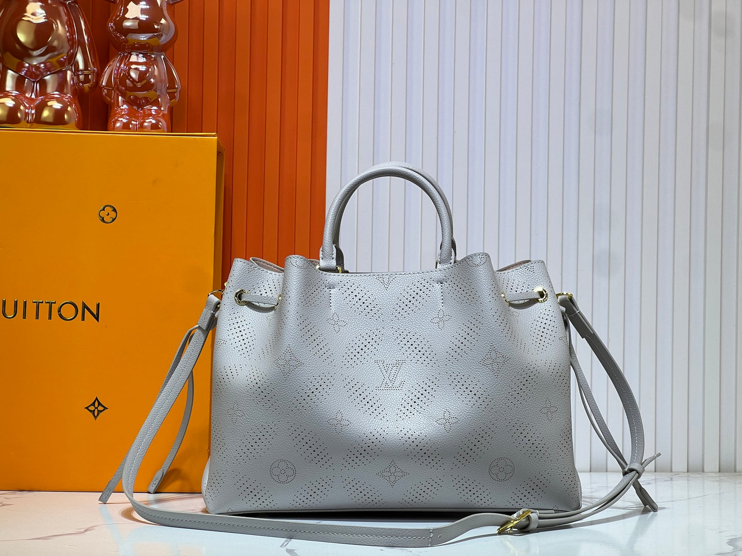 15XE13BDE Stylish leather bag)