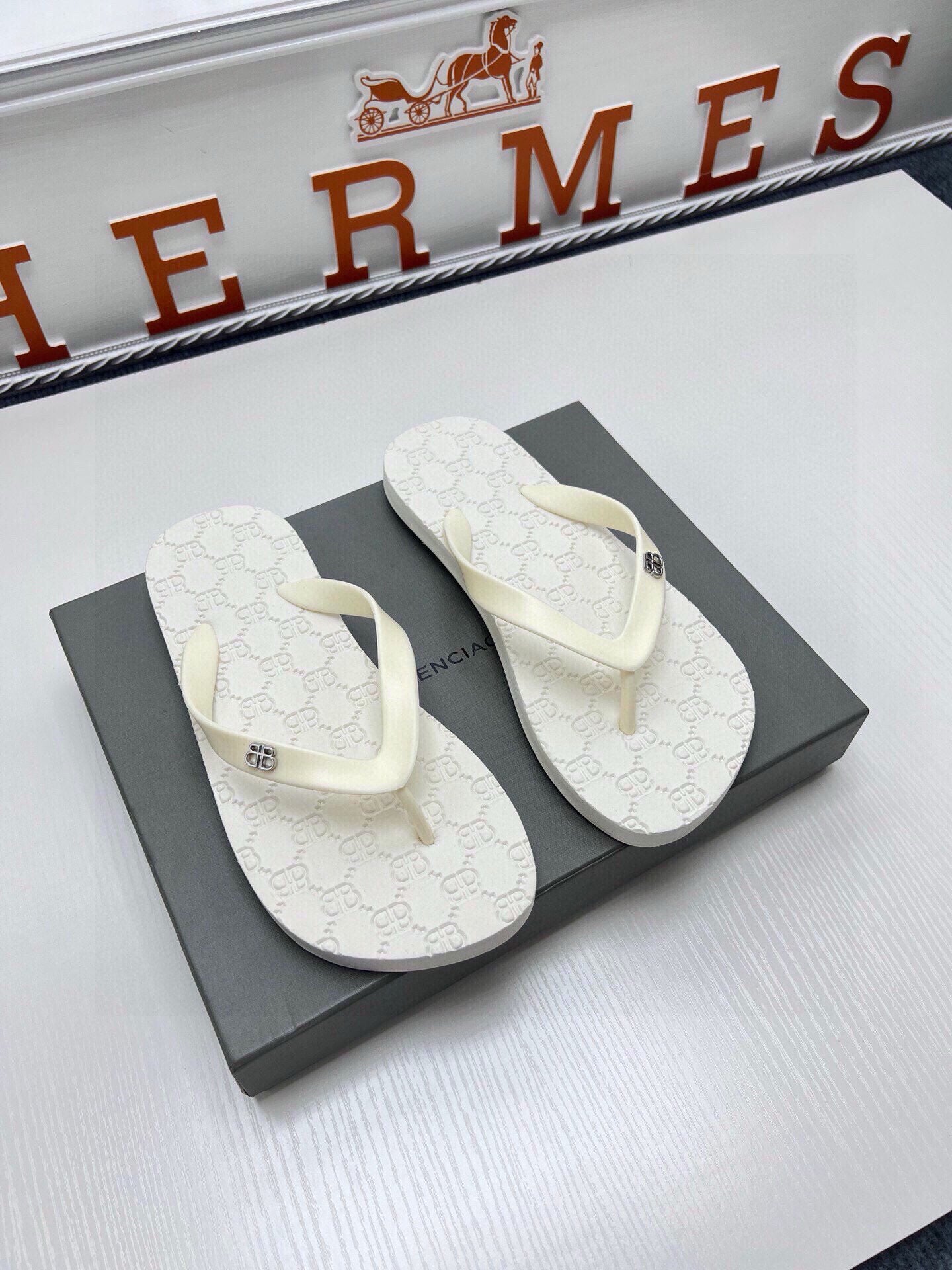 535ZJ297ZDE Stylish Slippers