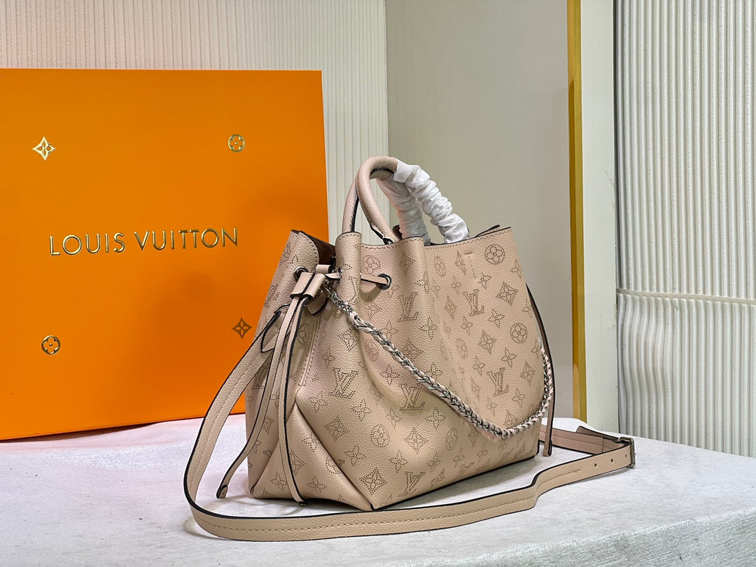 15XE13BDE Stylish leather bag)