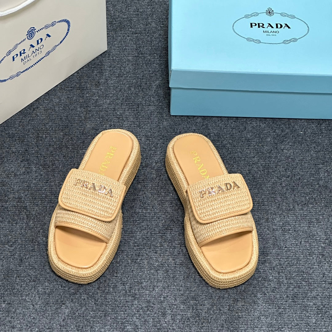 14PD24ZDE Stylish slippers