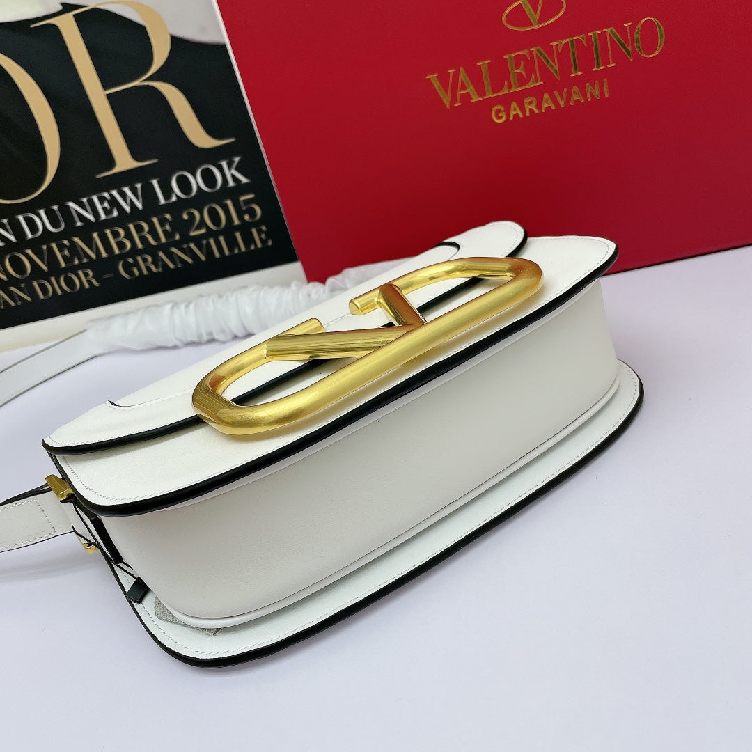 5A45BDE Stylish leather bag