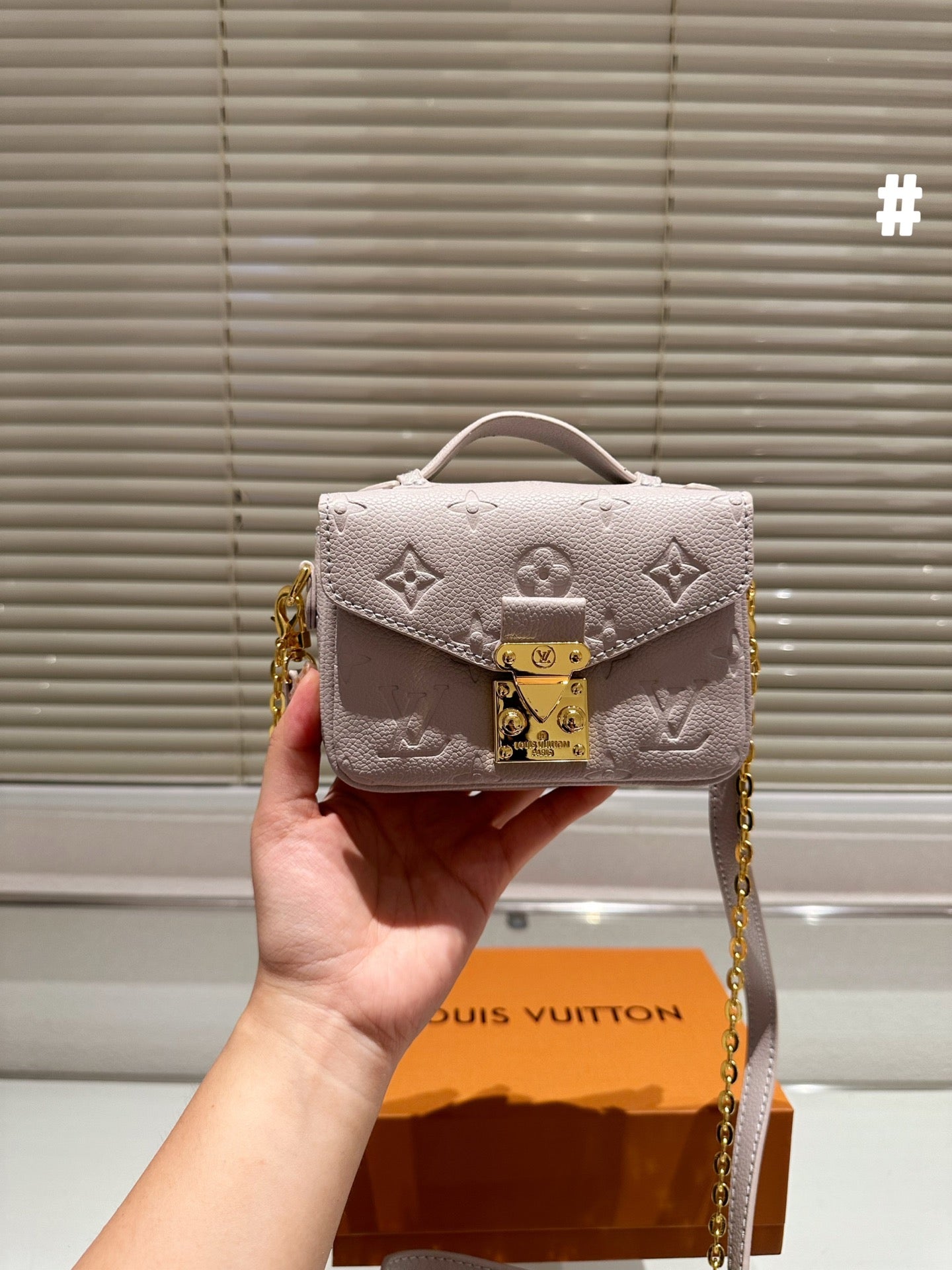 6XE15BDE Stylish leather bag