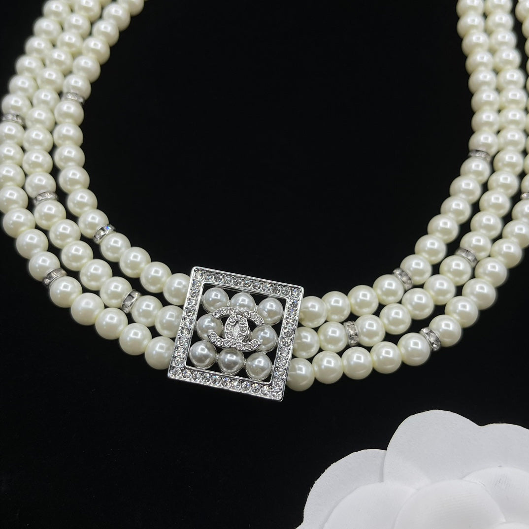 14C928XDE Stylish Necklaces