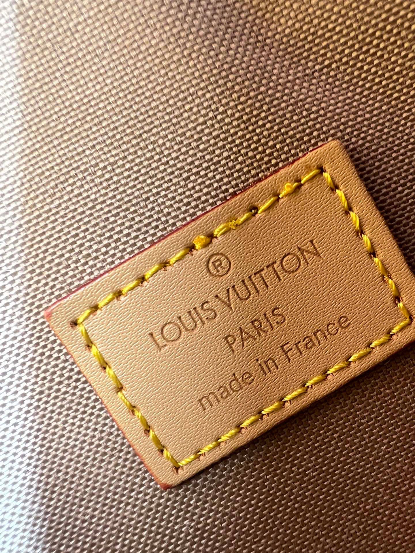 15XE1BDE Stylish leather bag