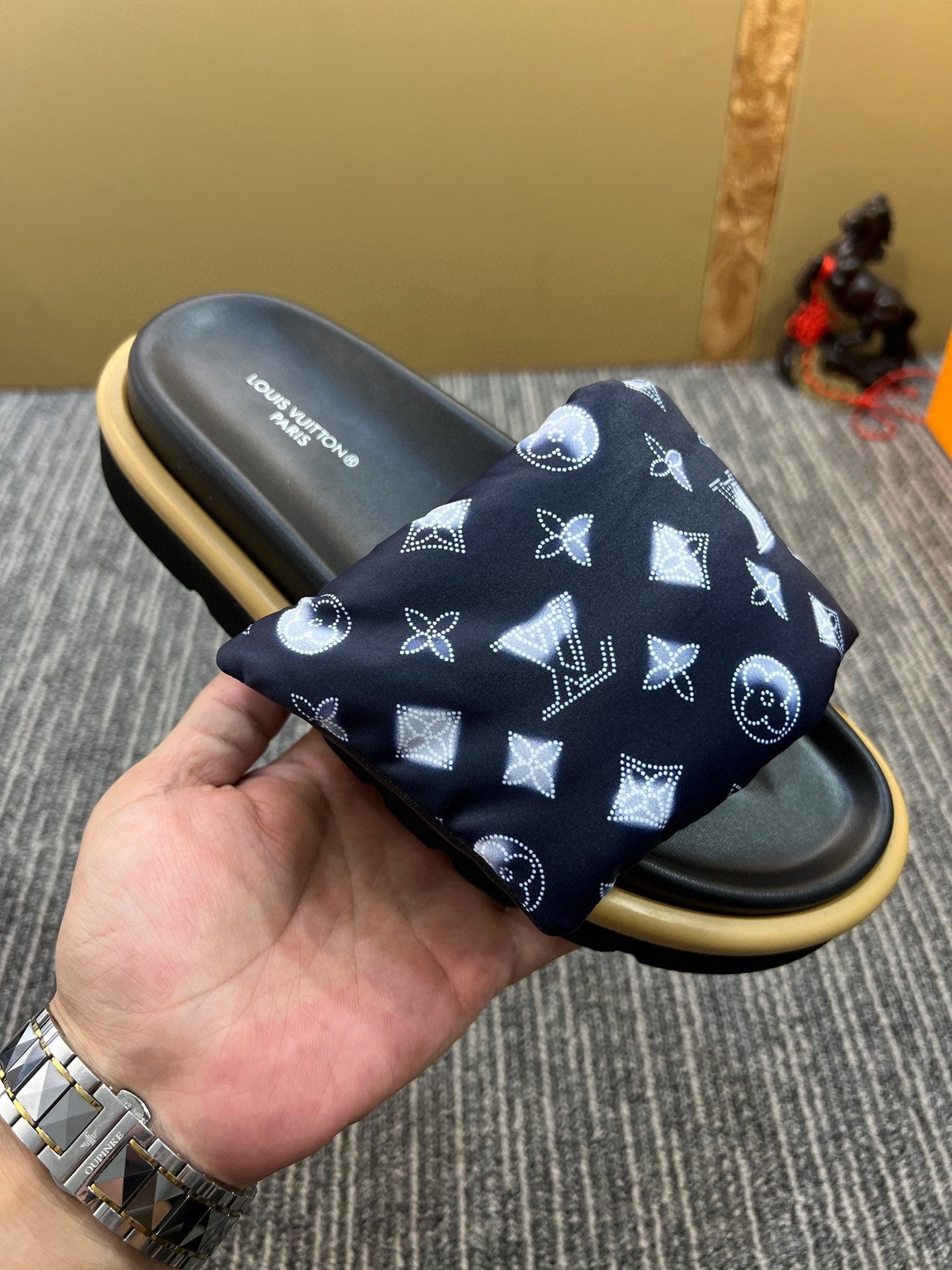 5XE118ZDE Stylish leather quality Slippers