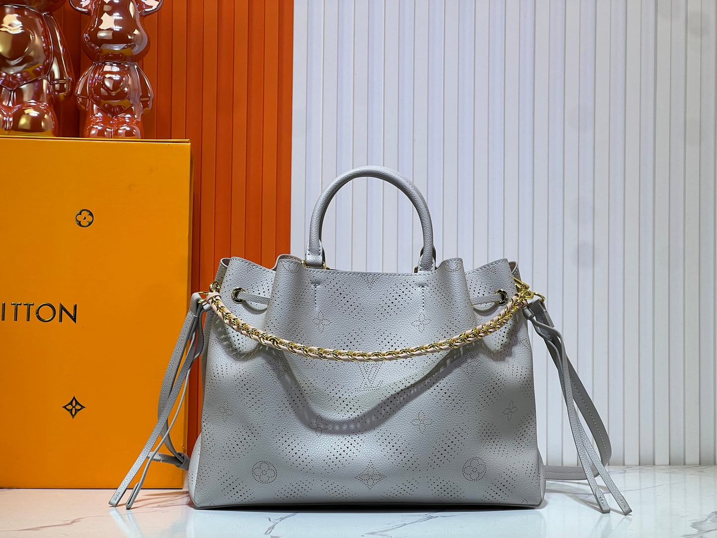 15XE13BDE Stylish leather bag)