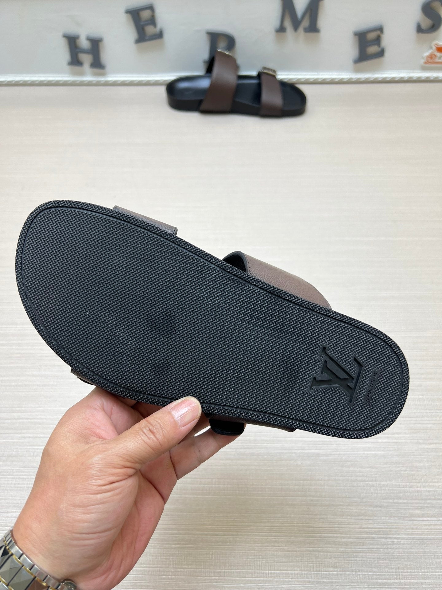 54E87ZDE Stylish slippers